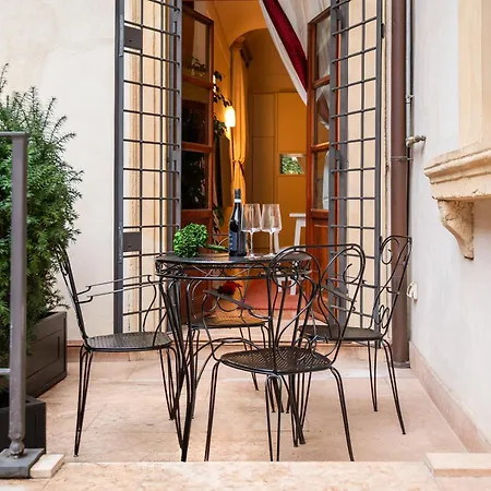 Palazzo Lugo - Domus *