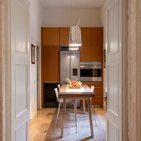 Palazzo Lugo - Domus Appartement Vérone