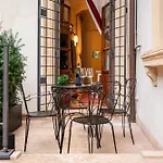 Palazzo Lugo - Domus *
