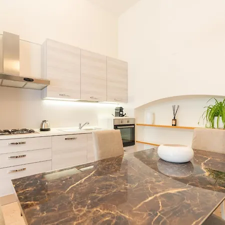 Domus - Palazzo Lugo Apartment Verona