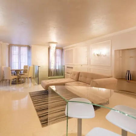 Domus - Palazzo Lugo * ヴェローナ