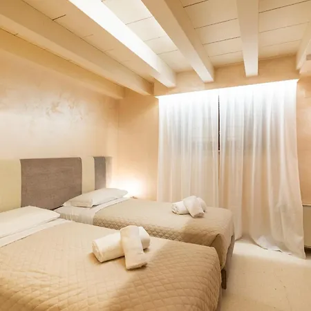 Domus - Palazzo Lugo * ヴェローナ