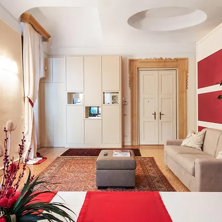 Domus - Palazzo Lugo * ヴェローナ