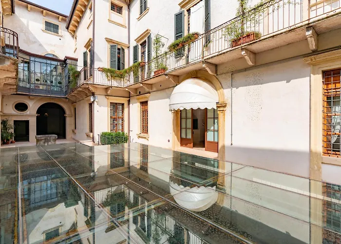 Domus - Palazzo Lugo *