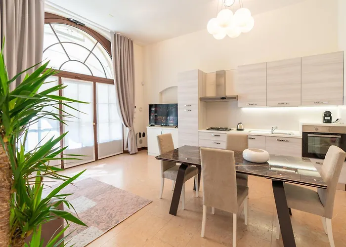 Domus - Palazzo Lugo Apartamento