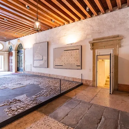 Palazzo Lugo - Domus