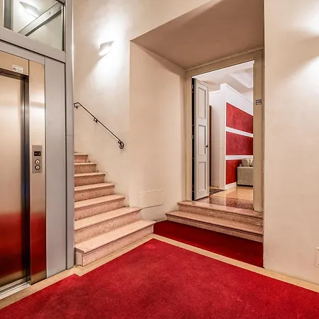 Domus - Palazzo Lugo * فيرونا