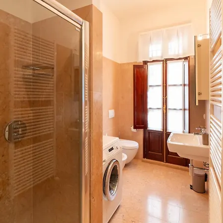 Domus - Palazzo Lugo Apartman *