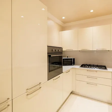 Domus - Palazzo Lugo Apartman