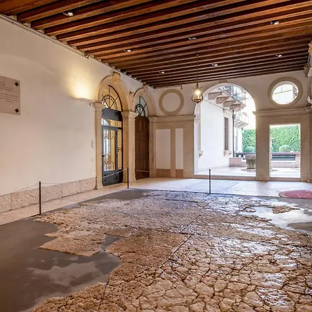 Domus - Palazzo Lugo Apartman Verona