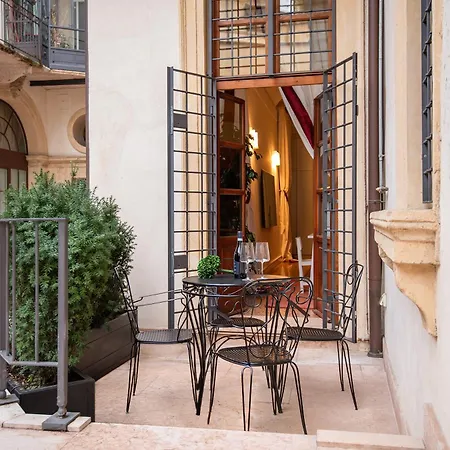 Domus - Palazzo Lugo Apartman Verona